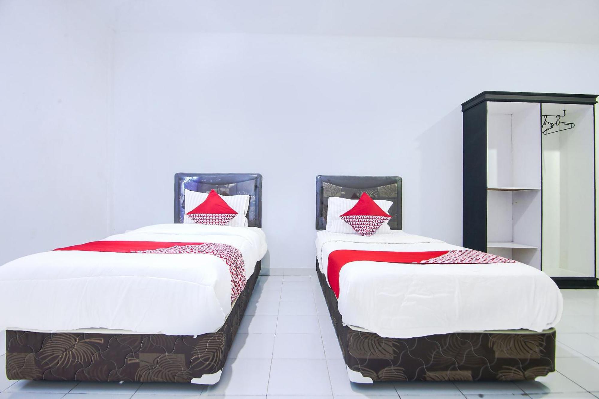 Oyo Life 91127 Wisma Sukajadi Syariah Perabumulih Экстерьер фото